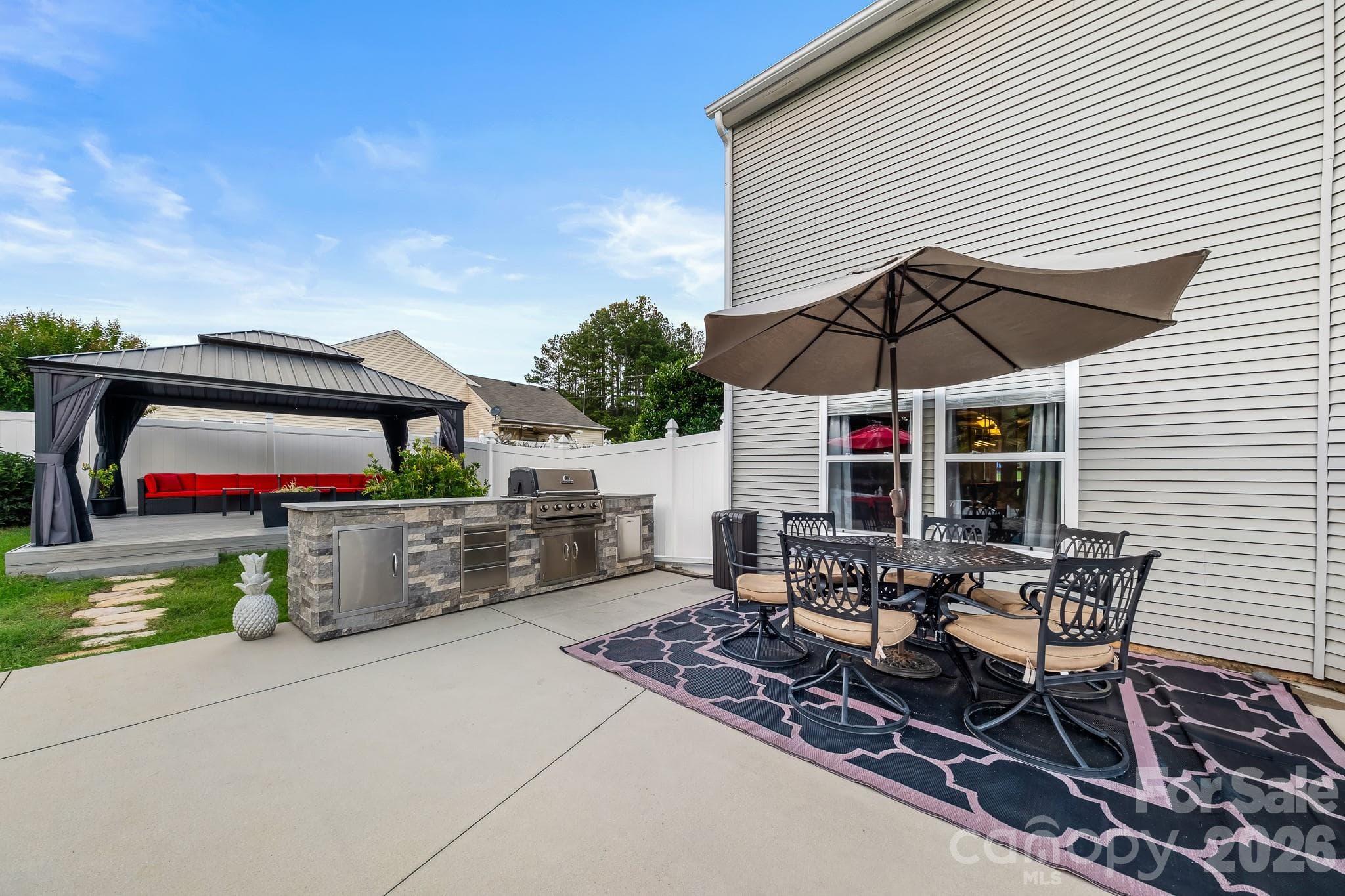 Entertaining is easy - 191 Old Carriage Road, Clover