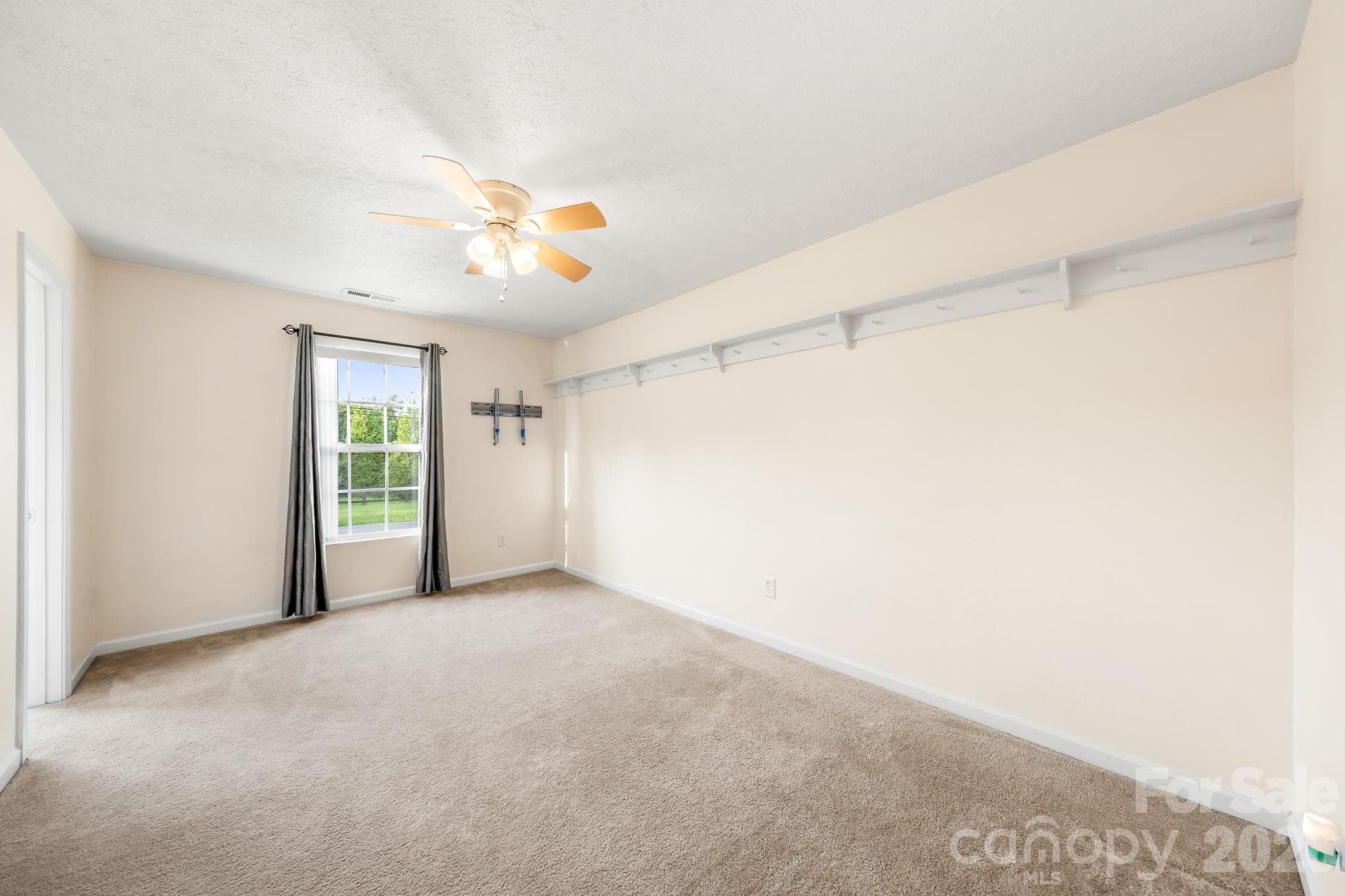 BR with Walk In Closet - 191 Old Carriage Road, Clover