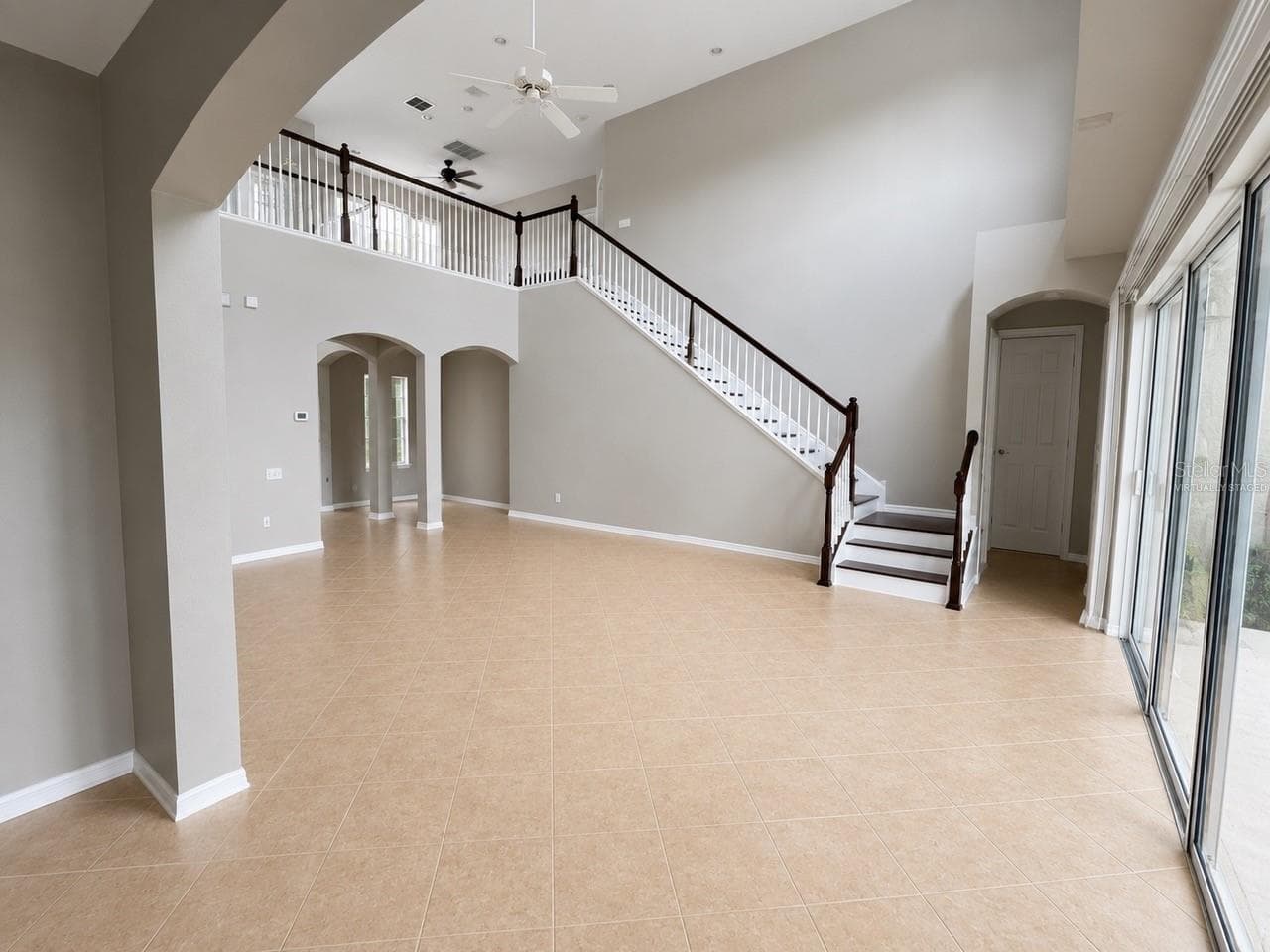 Virtually Staged - 10103 DEERCLIFF DR, TAMPA