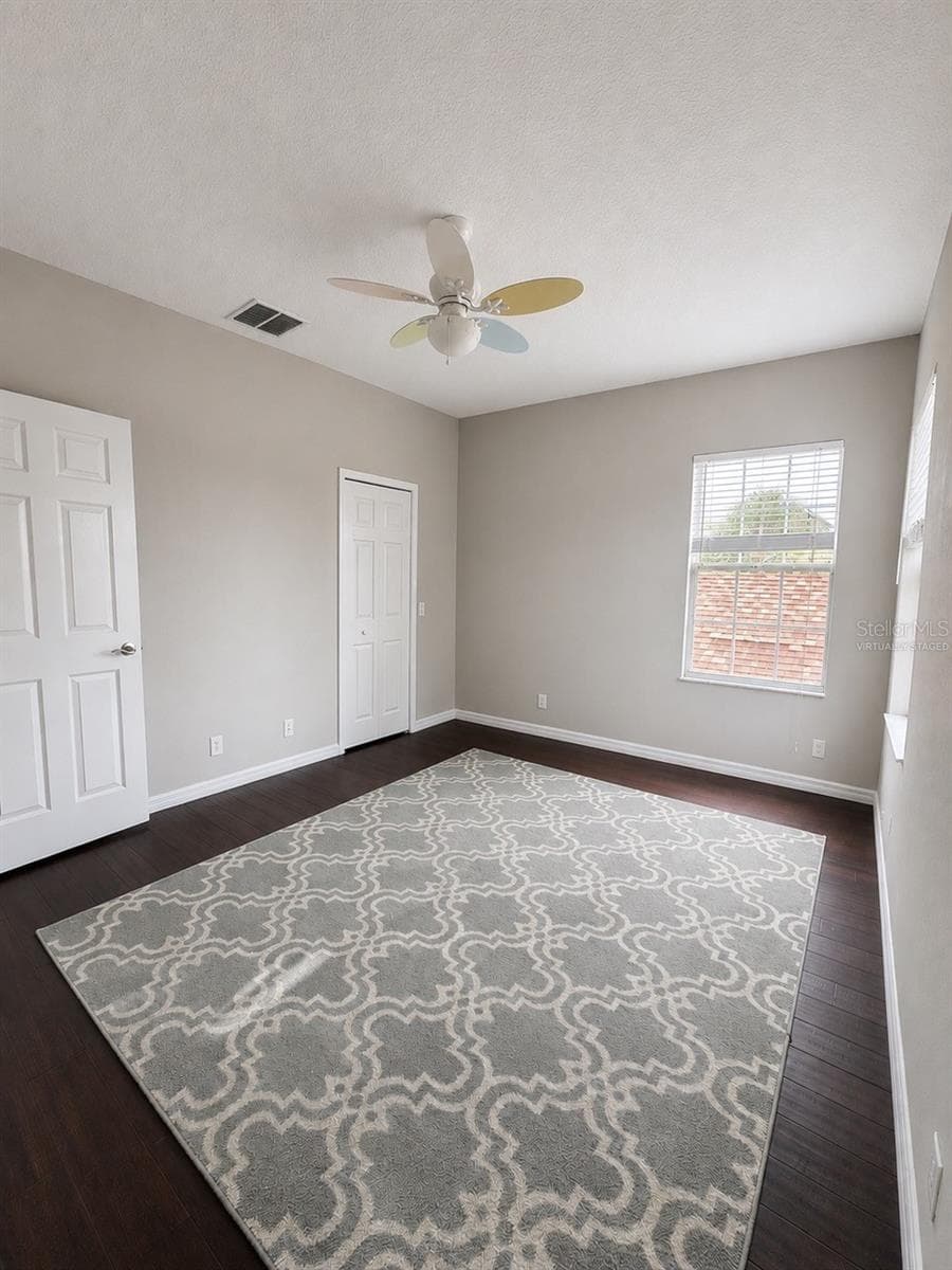 Virtually staged - 10103 DEERCLIFF DR, TAMPA