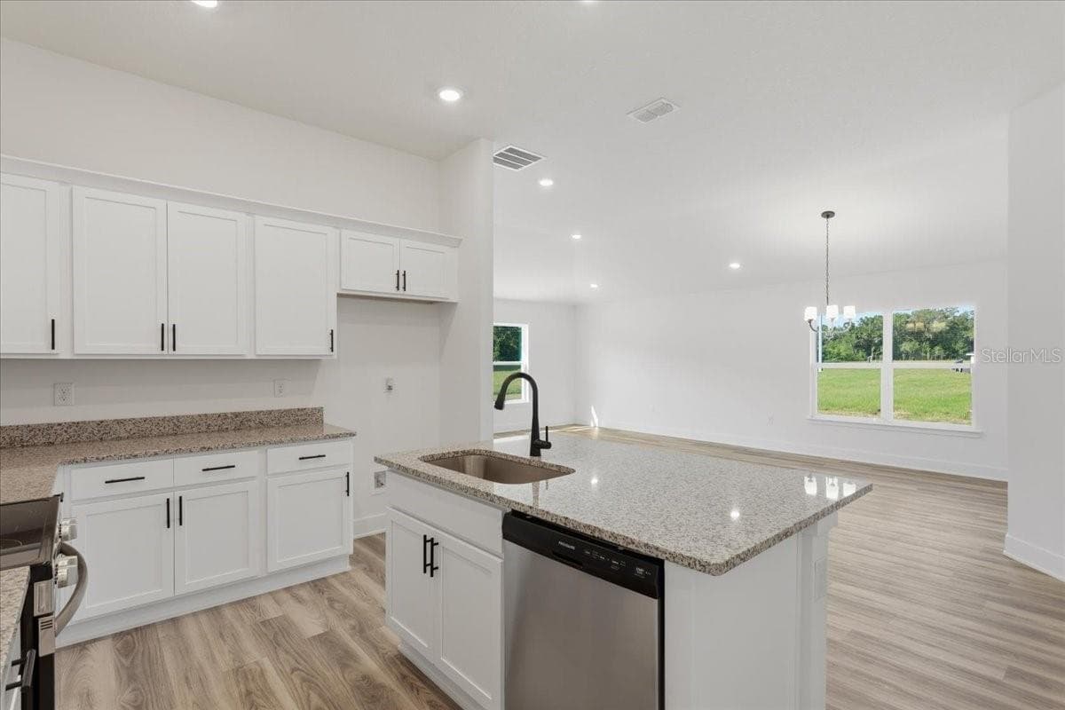 Single Family Residence at 13711 NW 150TH CIR, ALACHUA, photo 8 of 39