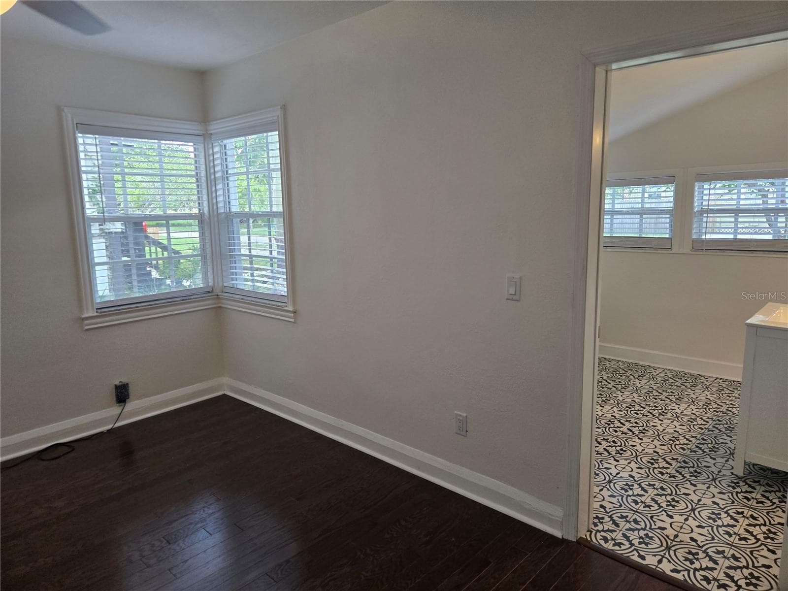Single Family Residence at 300 E IDLEWILD AVE, TAMPA, photo 33 of 35