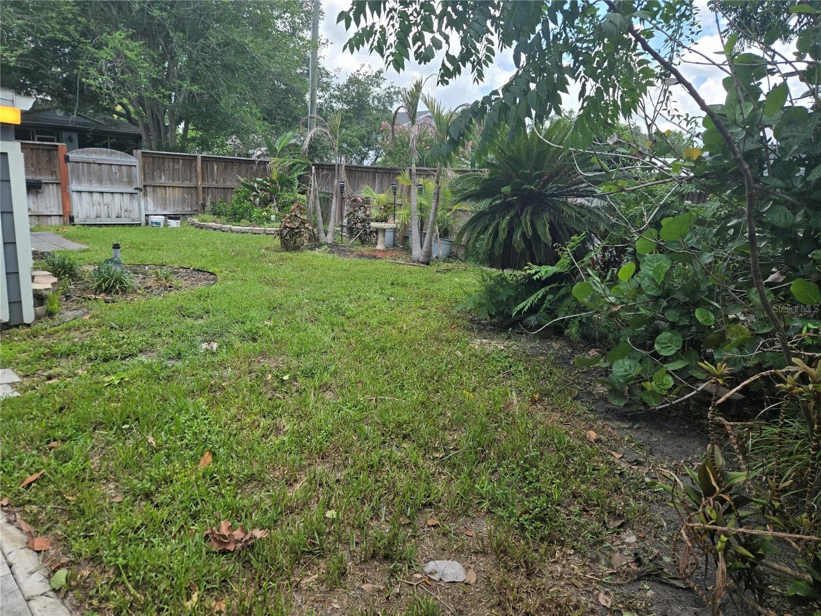 Single Family Residence at 300 E IDLEWILD AVE, TAMPA, photo 34 of 35