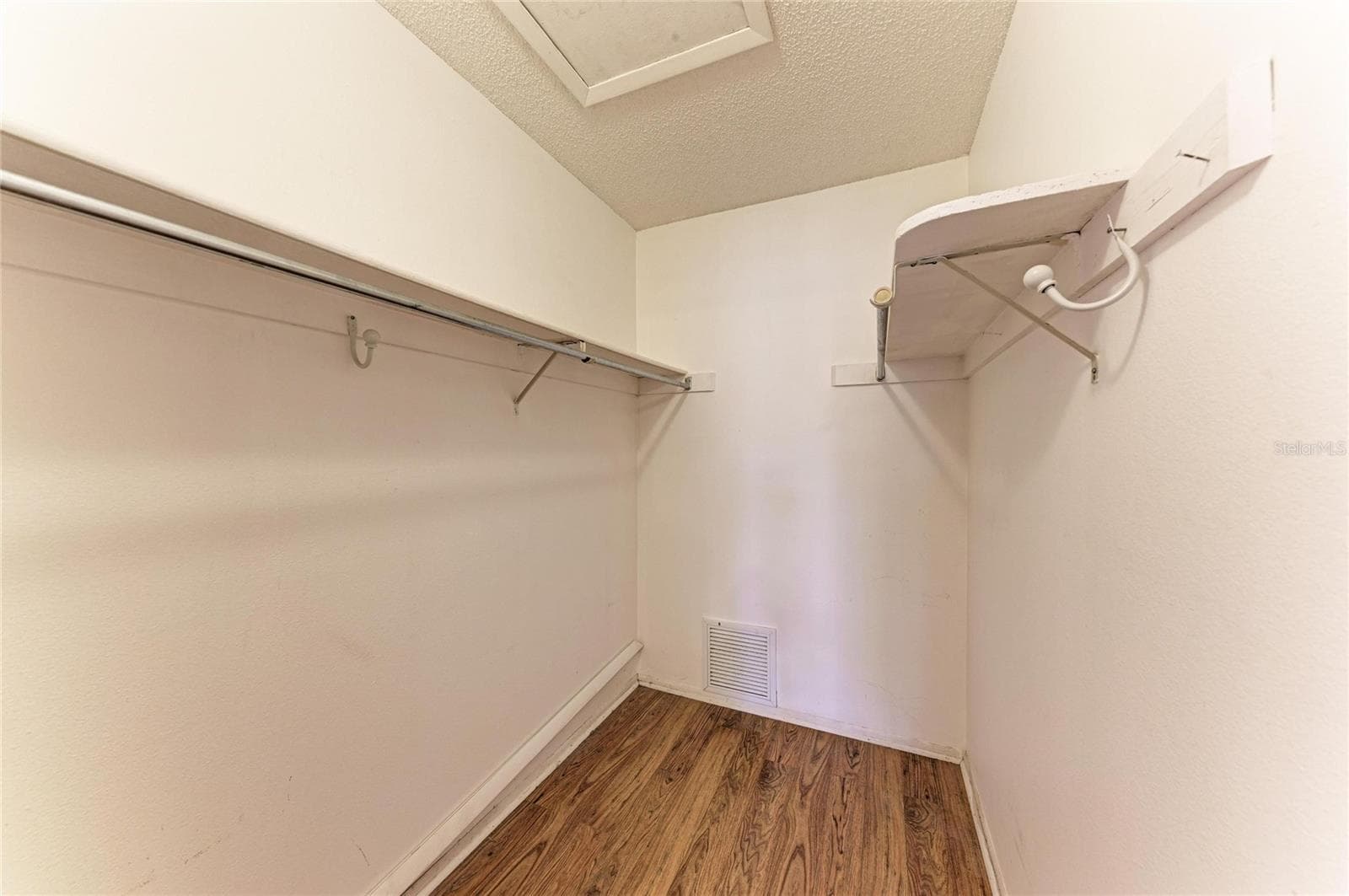 Condominium at 3983 MACEACHEN BLVD #434, SARASOTA, photo 15 of 50