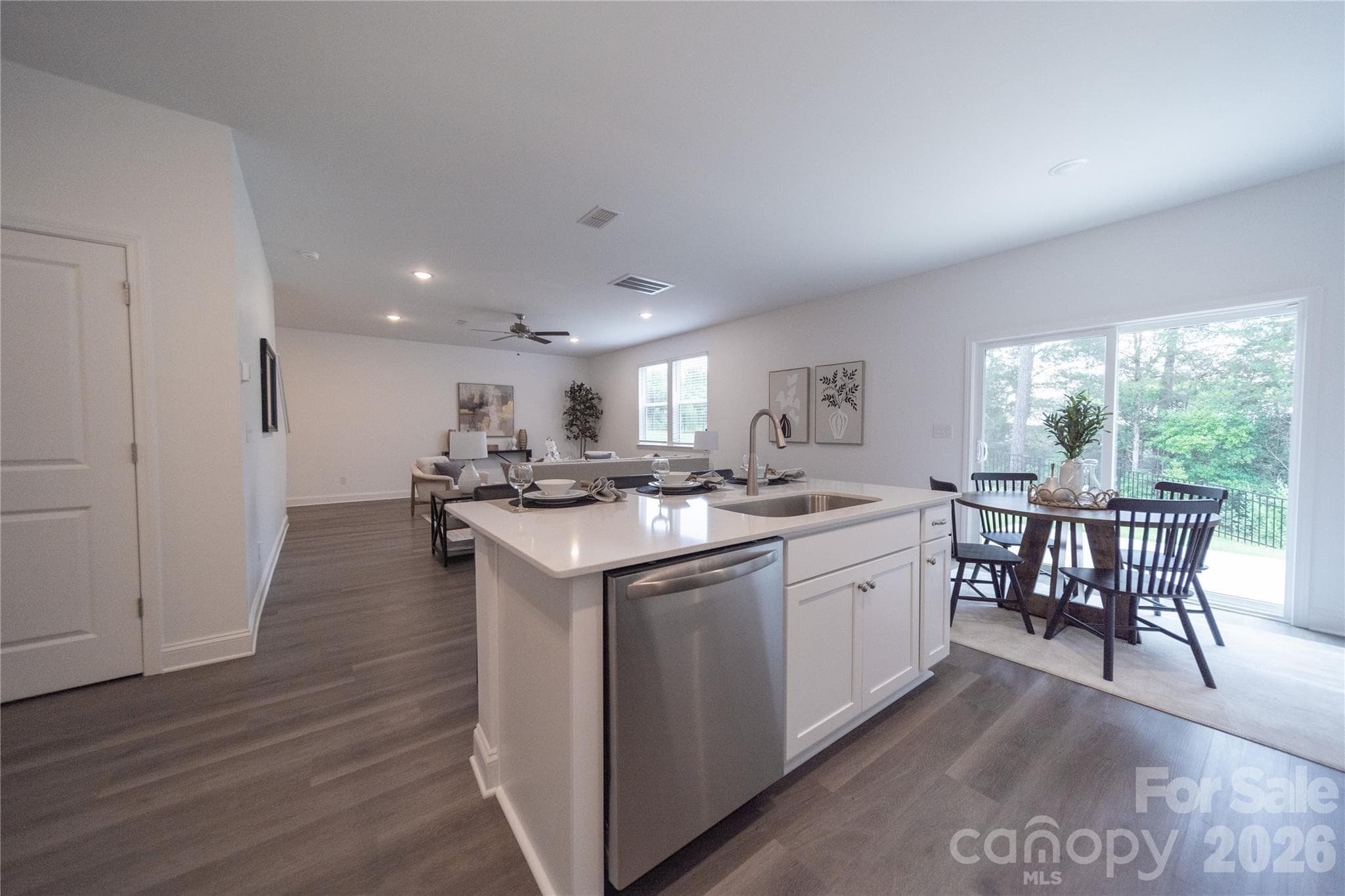 Single Family Residence at 4986 Twin River Drive, Denver, photo 15 of 38