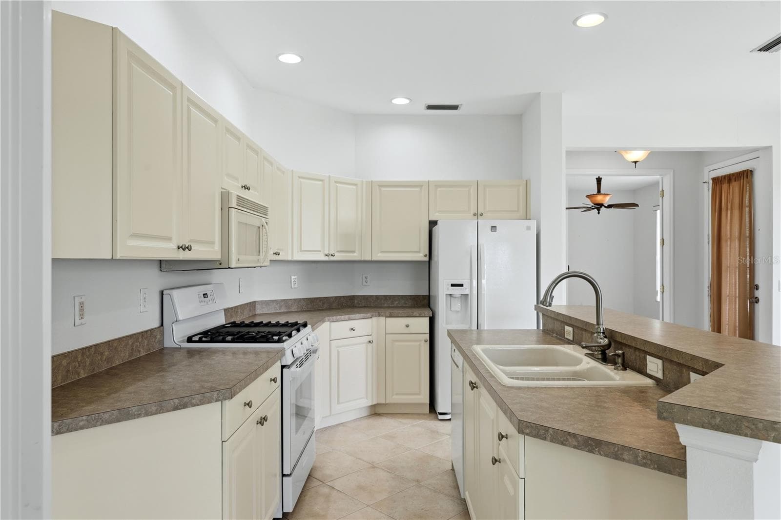 Villa at 2462 MAGNOLIA CIR, NORTH PORT, photo 10 of 50