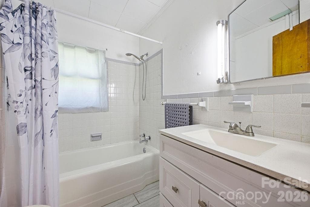 Single Family Residence at 88 Lost Creek Drive, Flat Rock, photo 22 of 34