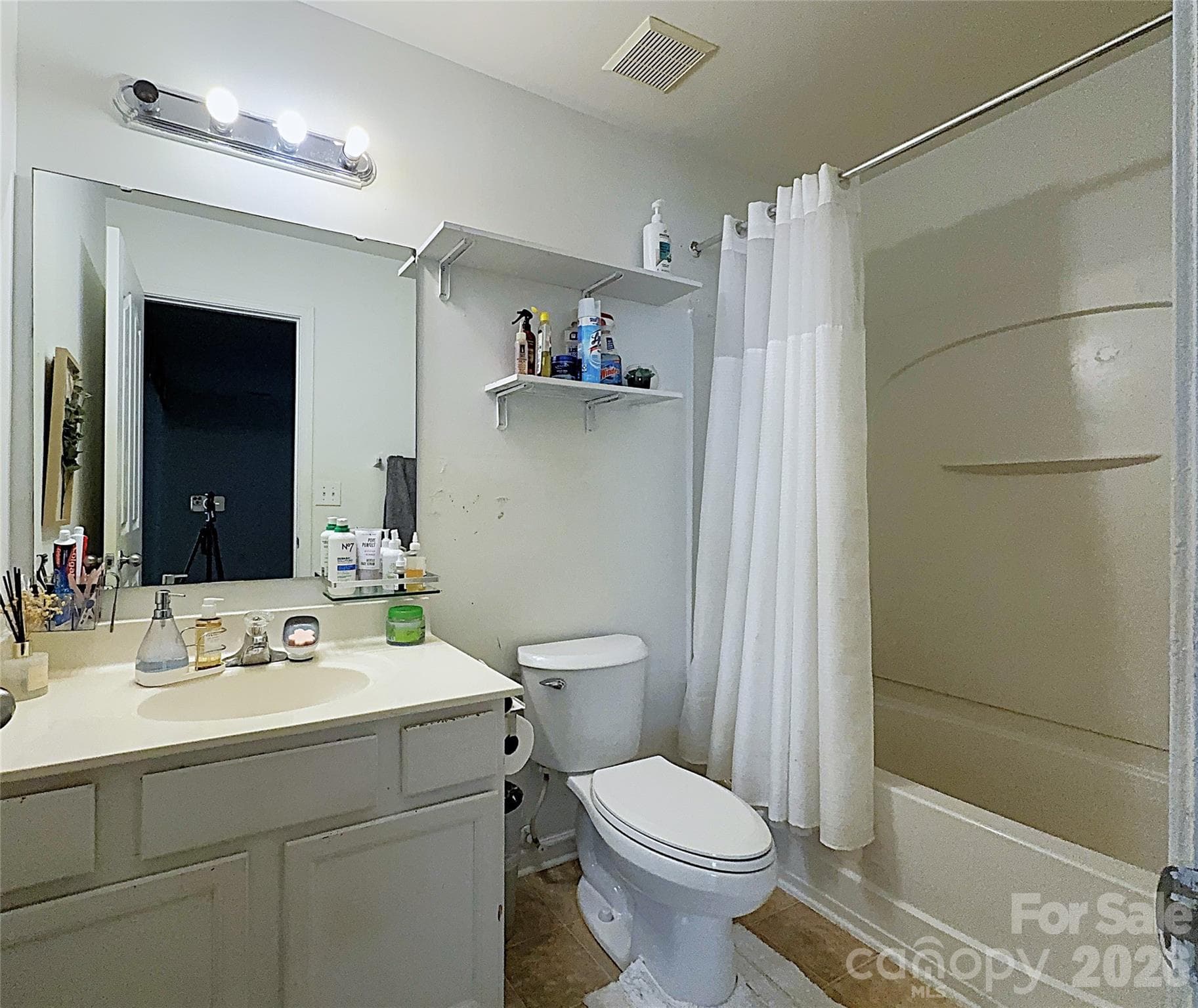 Single Family Residence at 8703 Earthenware Drive, Charlotte, photo 19 of 30