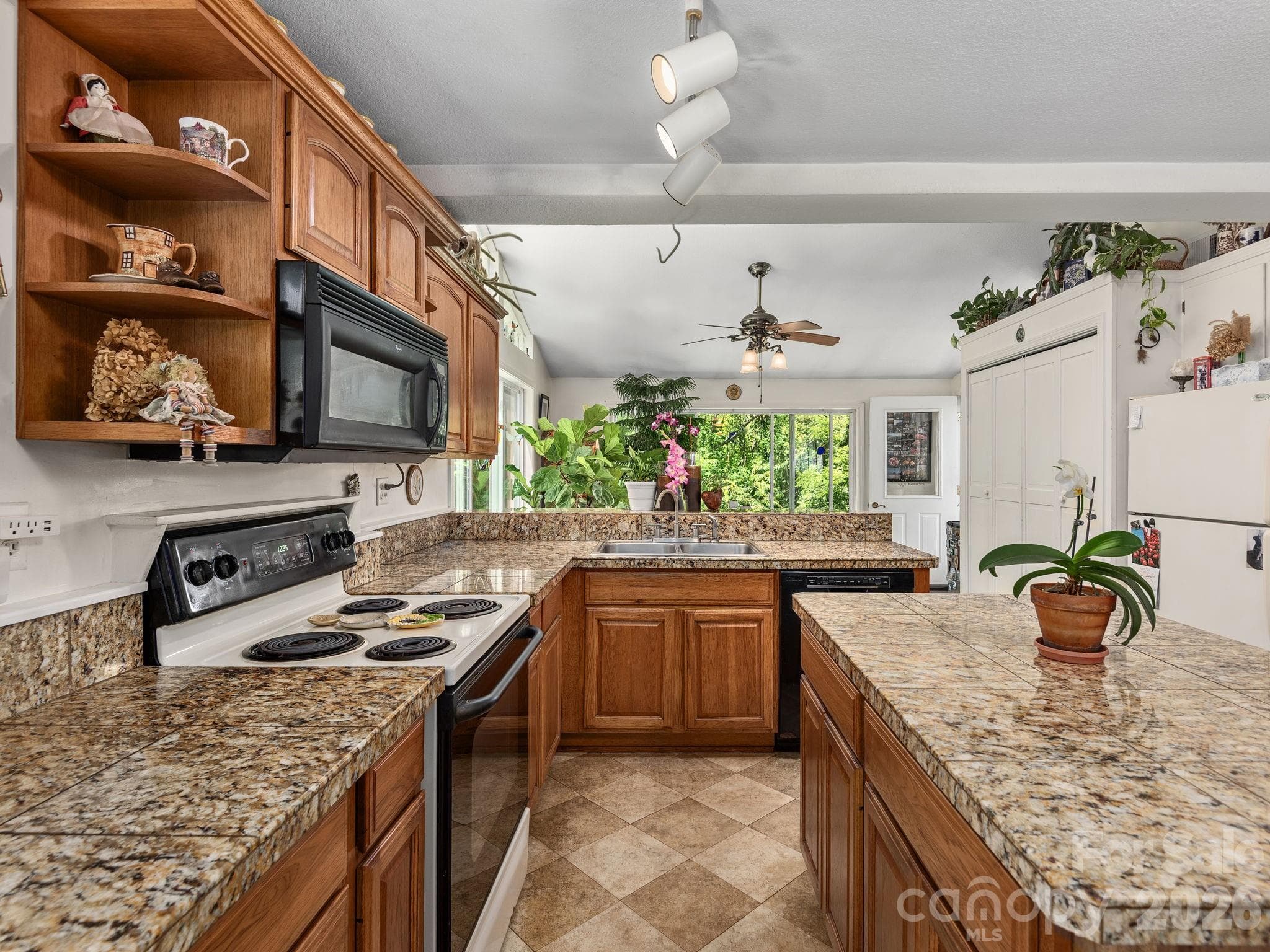 Single Family Residence at 46 Perennial Ridge, Weaverville, photo 13 of 45