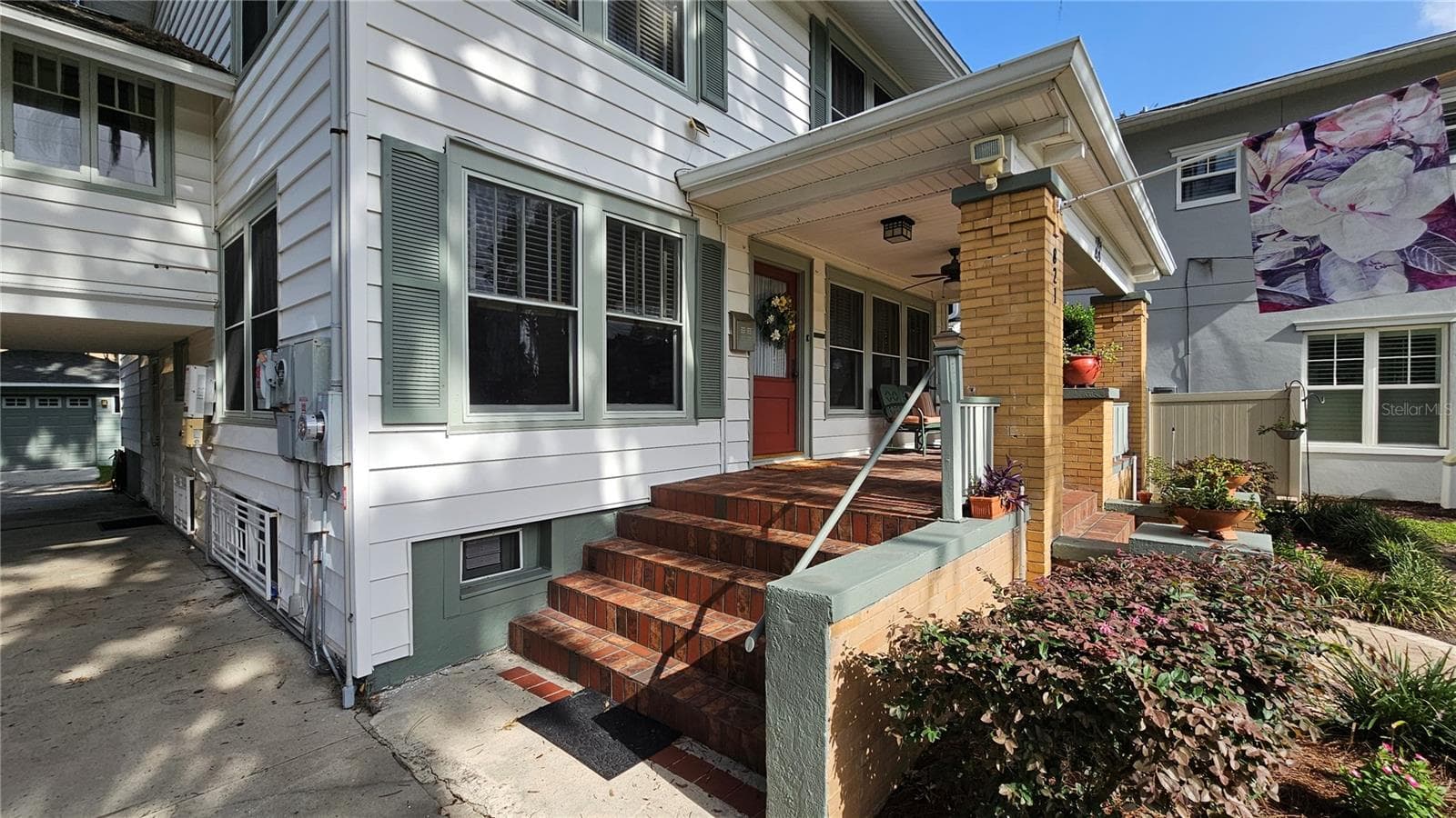 Front - 821 N EOLA DR, ORLANDO