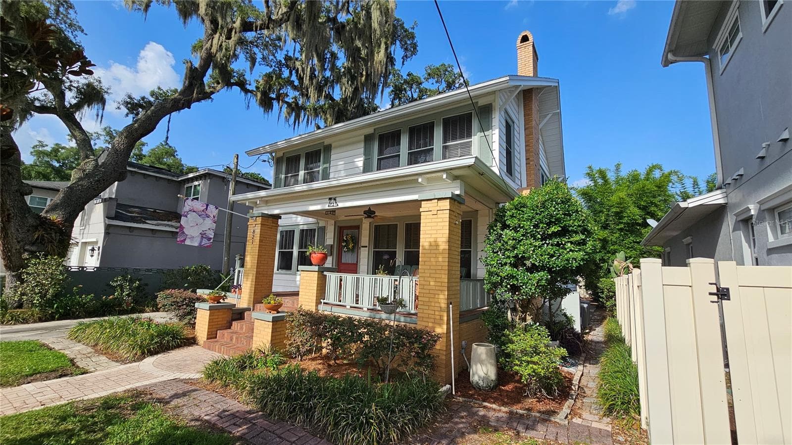 Front - 821 N EOLA DR, ORLANDO