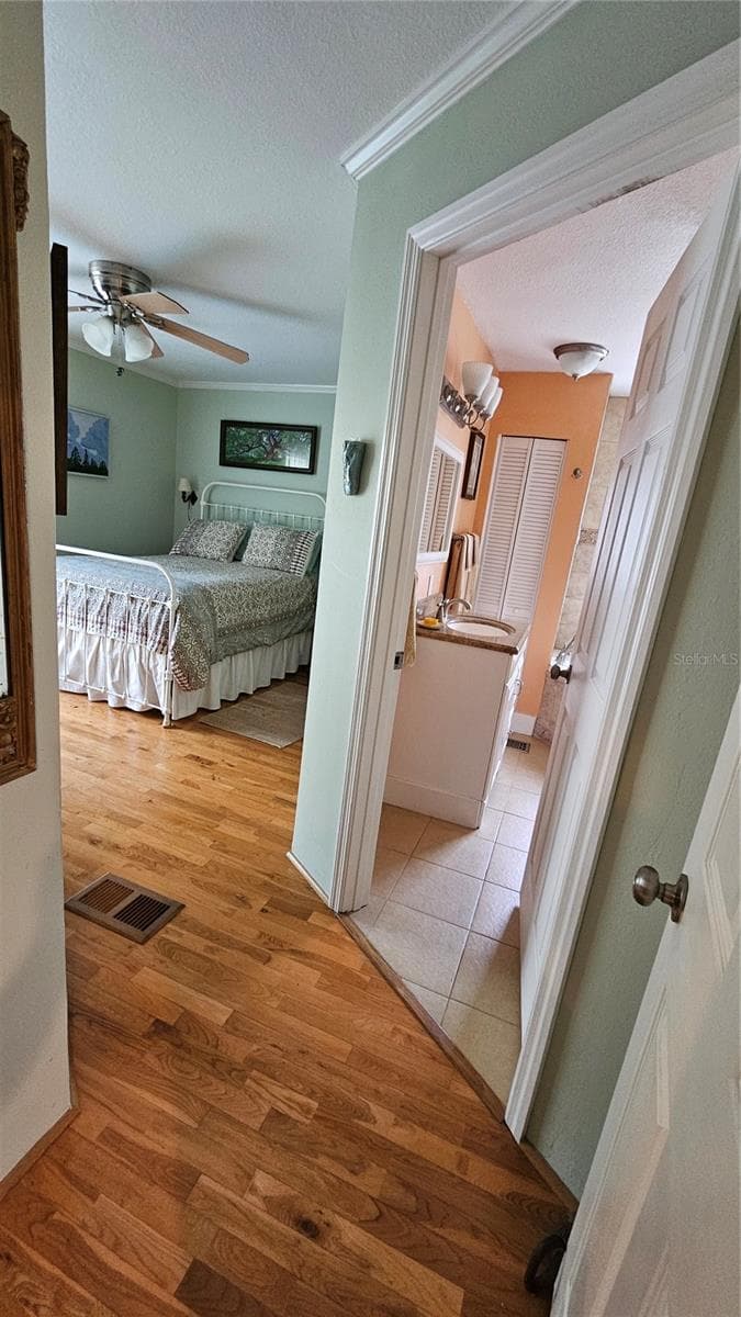 Primary Bedroom Entrance - Bathroom to the right - First Floor - 821 N EOLA DR, ORLANDO