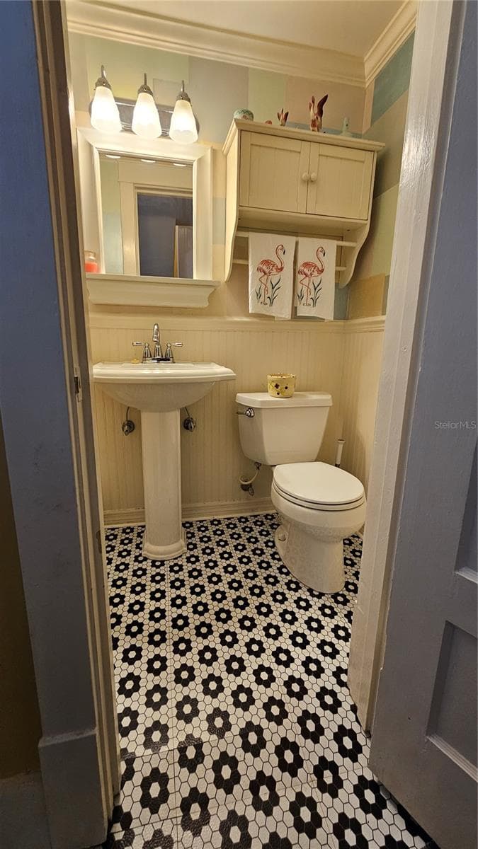 1/2 Bathroom - Mid-Level between Basement and First Floor - 821 N EOLA DR, ORLANDO