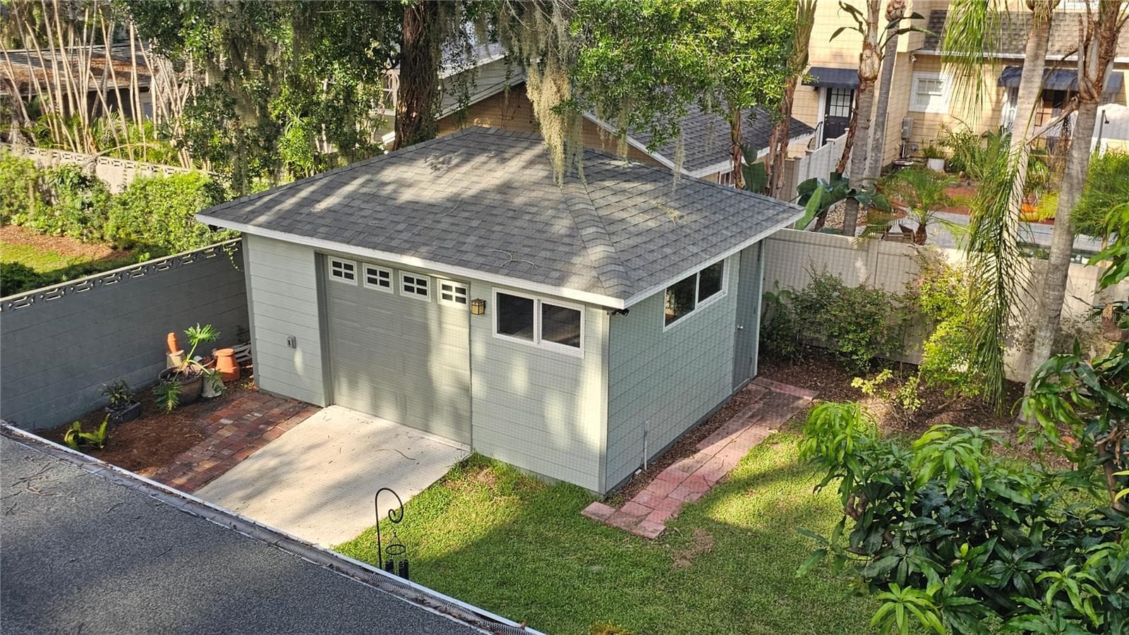Garage - 821 N EOLA DR, ORLANDO