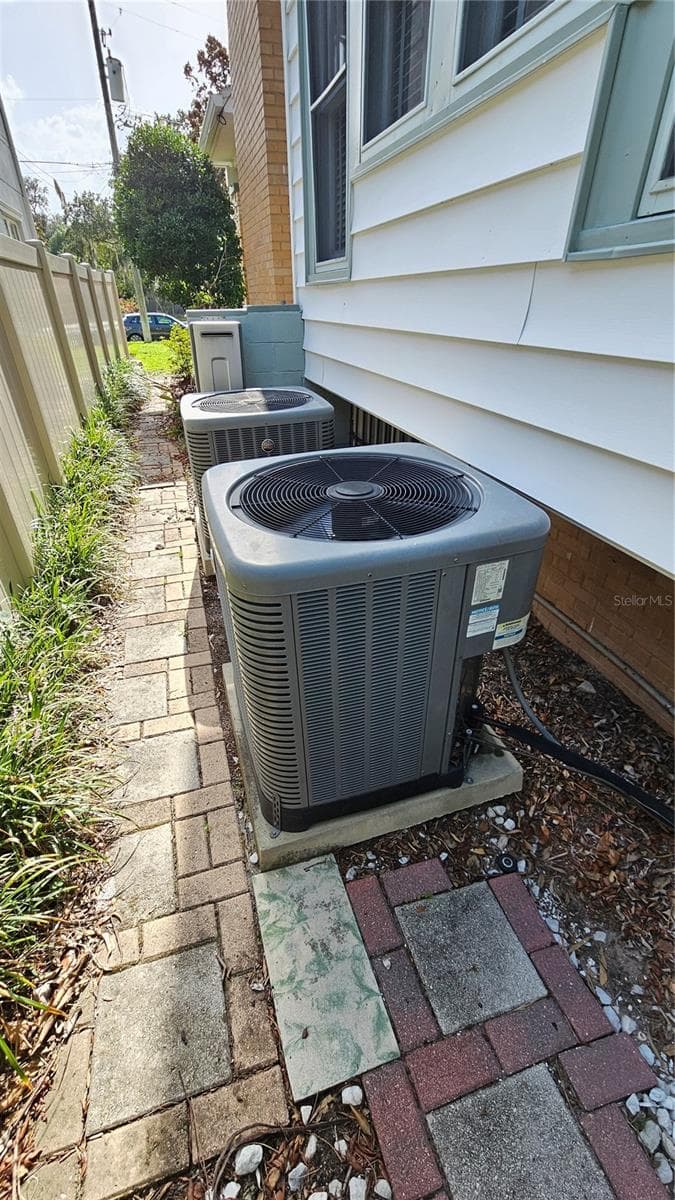 Ac Units right side of house - 821 N EOLA DR, ORLANDO