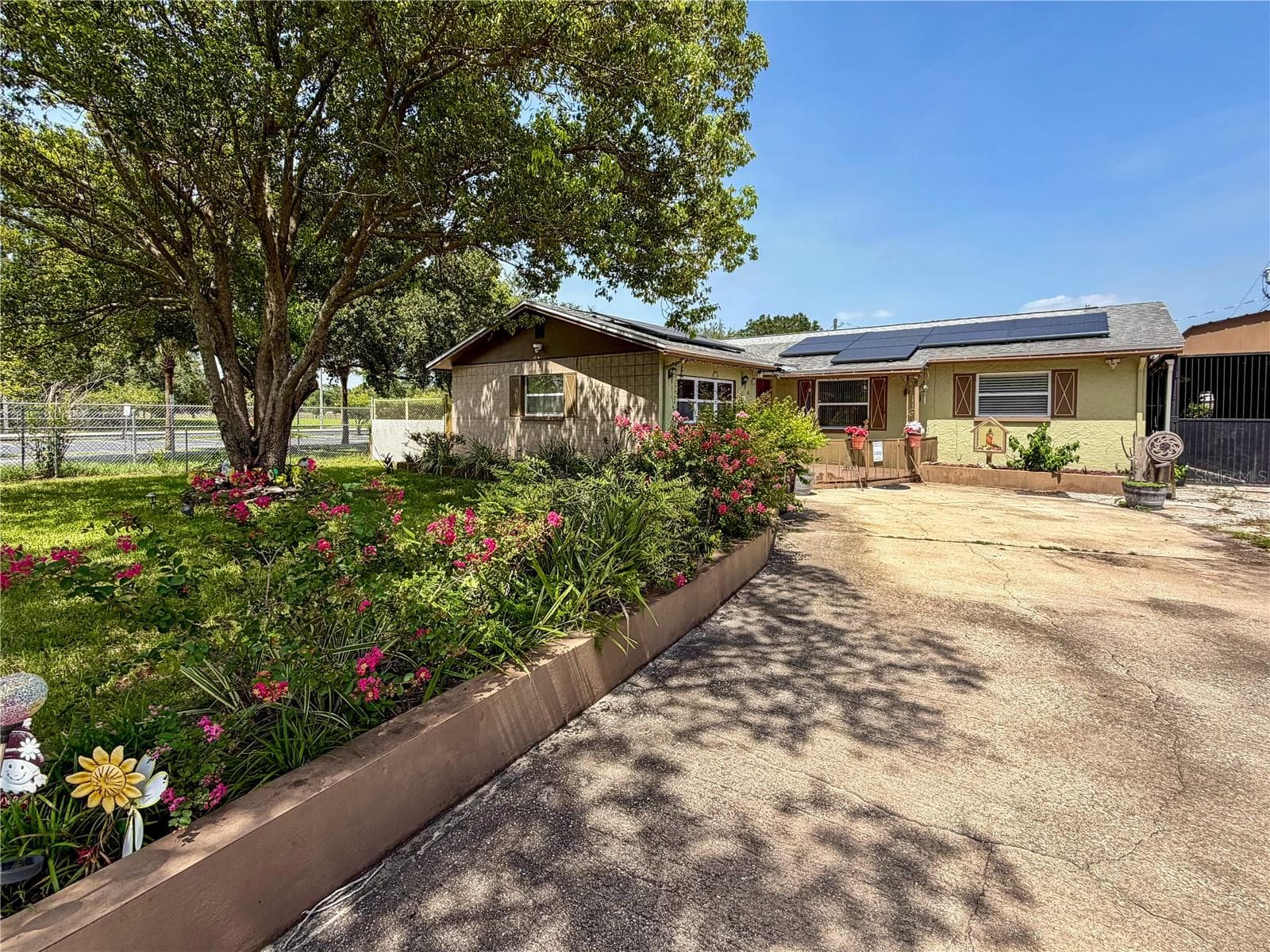 45 CASWELL DR