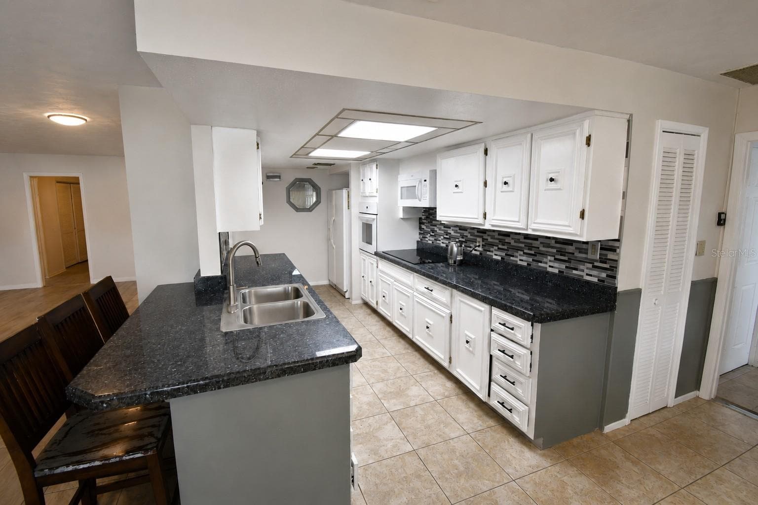 Single Family Residence at 22128 BRONXVILLE AVE, PORT CHARLOTTE, photo 4 of 21