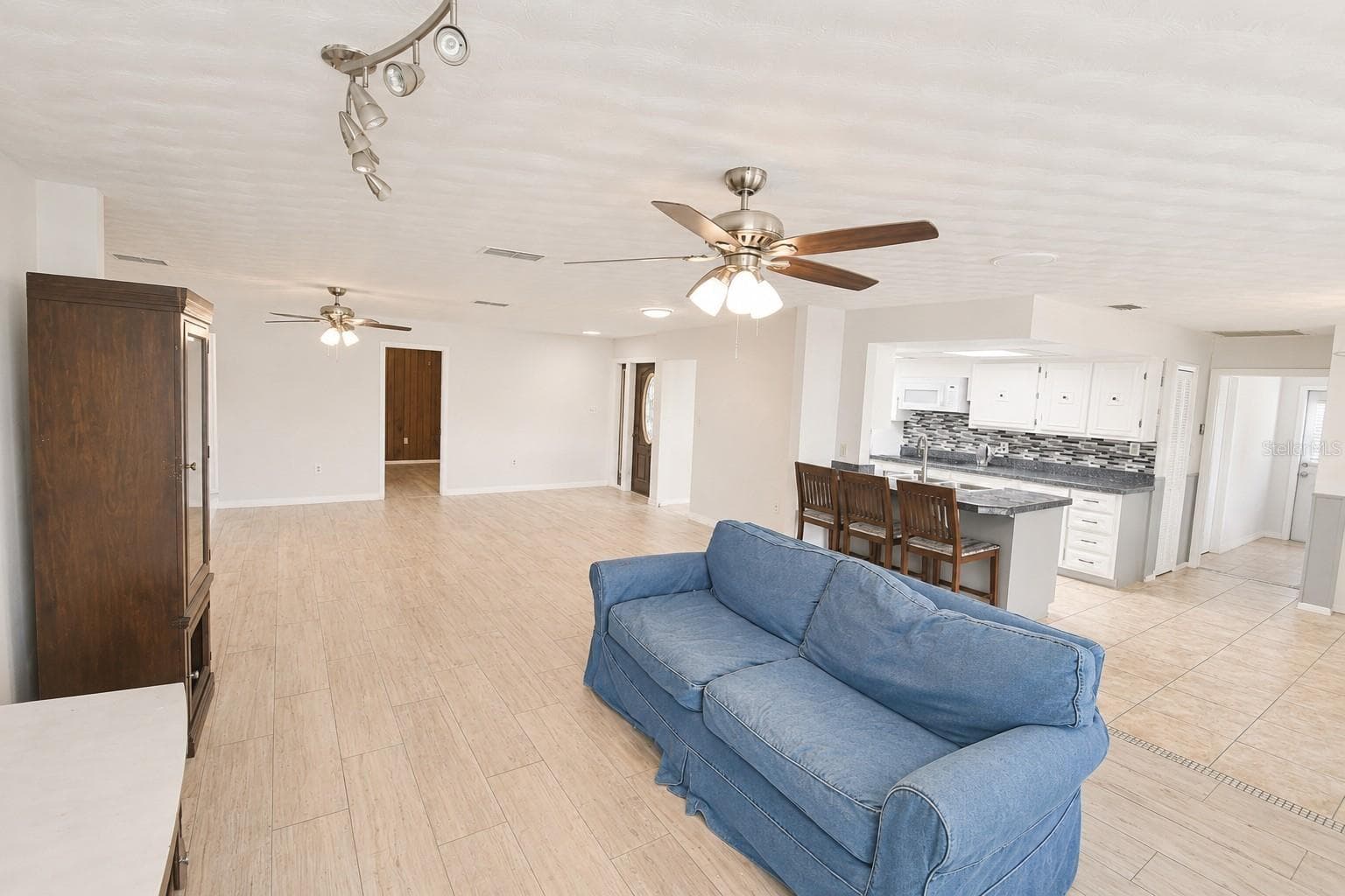 Single Family Residence at 22128 BRONXVILLE AVE, PORT CHARLOTTE, photo 6 of 21