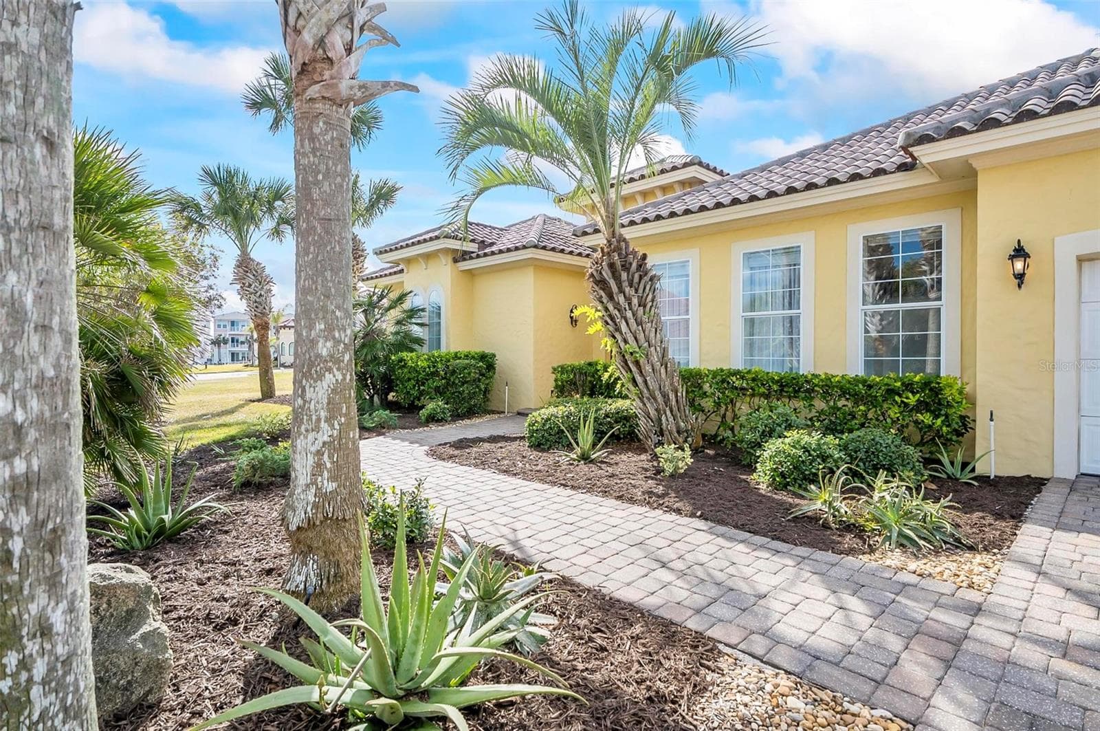 Front walk - 88 HIDDEN CV, FLAGLER BEACH