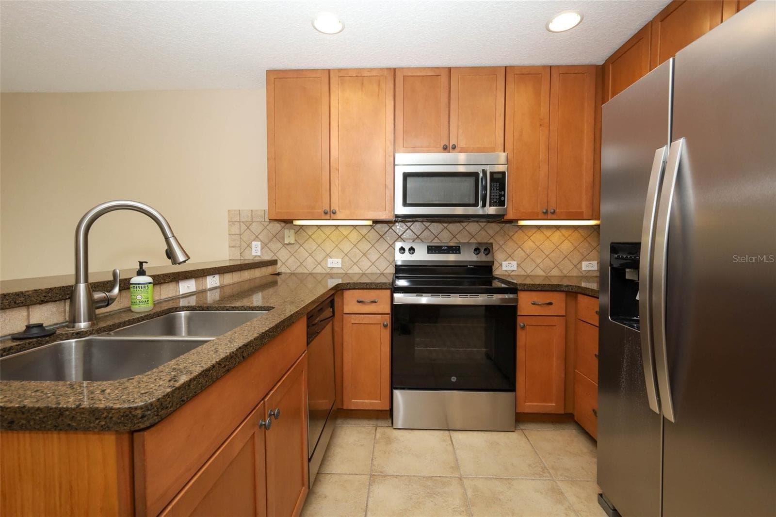 Townhouse at 162 CONSTITUTION WAY, WINTER SPRINGS, photo 8 of 75