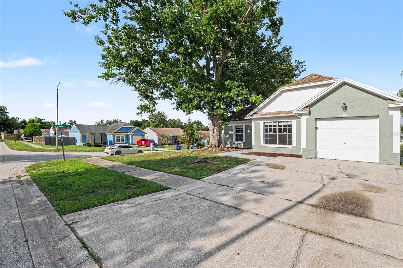 Single Family Residence at 301 REGAL PARK DR, VALRICO, photo 3 of 21