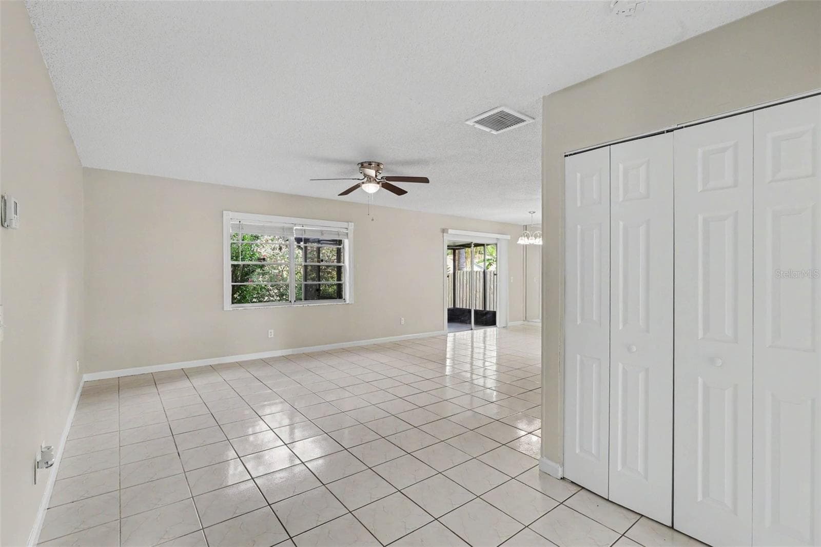 Single Family Residence at 301 REGAL PARK DR, VALRICO, photo 8 of 21