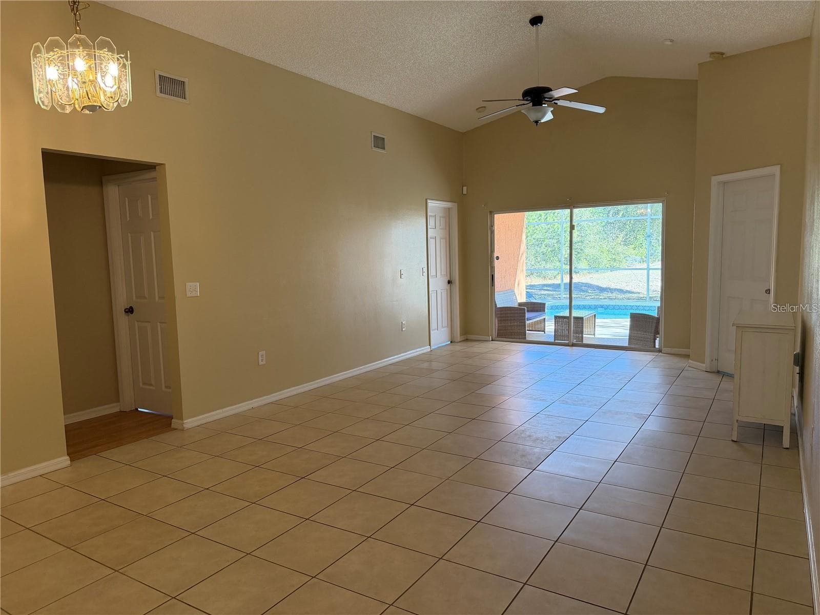 Single Family Residence at 17432 WOODCREST WAY, CLERMONT, photo 12 of 20