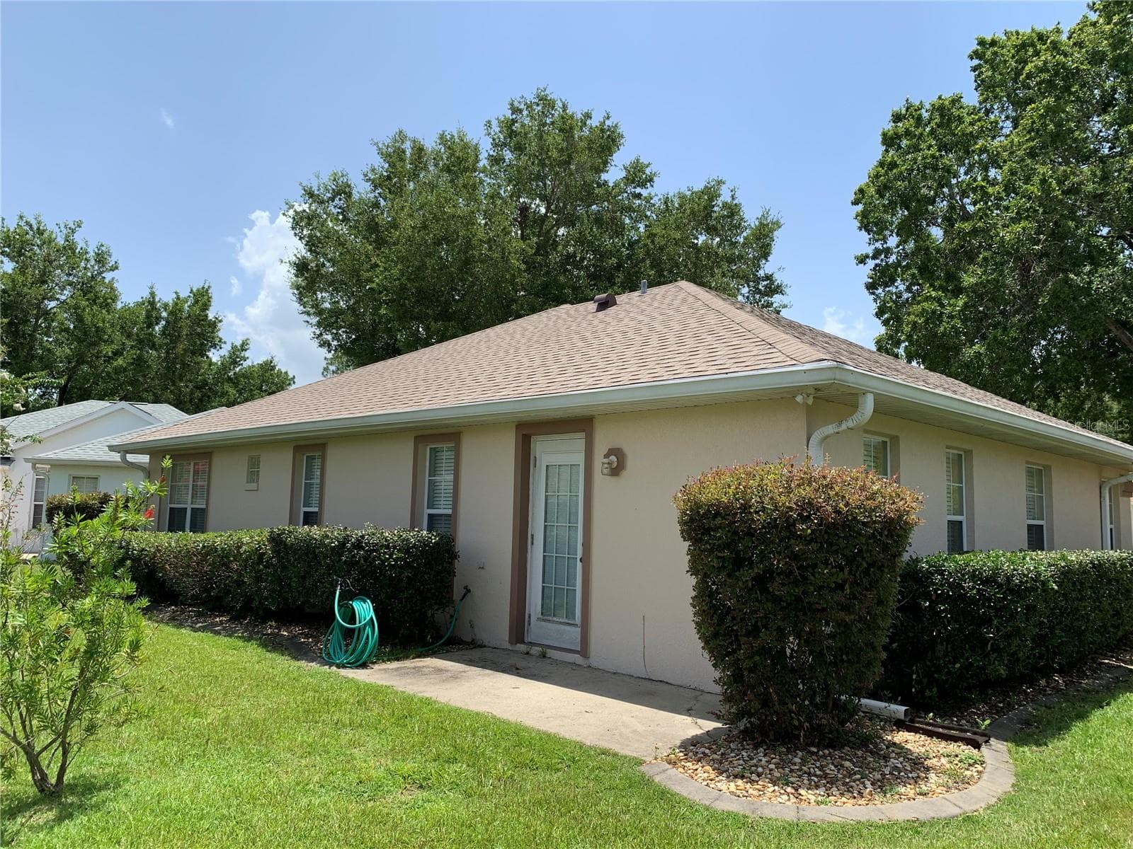 Patio space in neat and clean yard - 6369 SW 117TH LOOP, OCALA