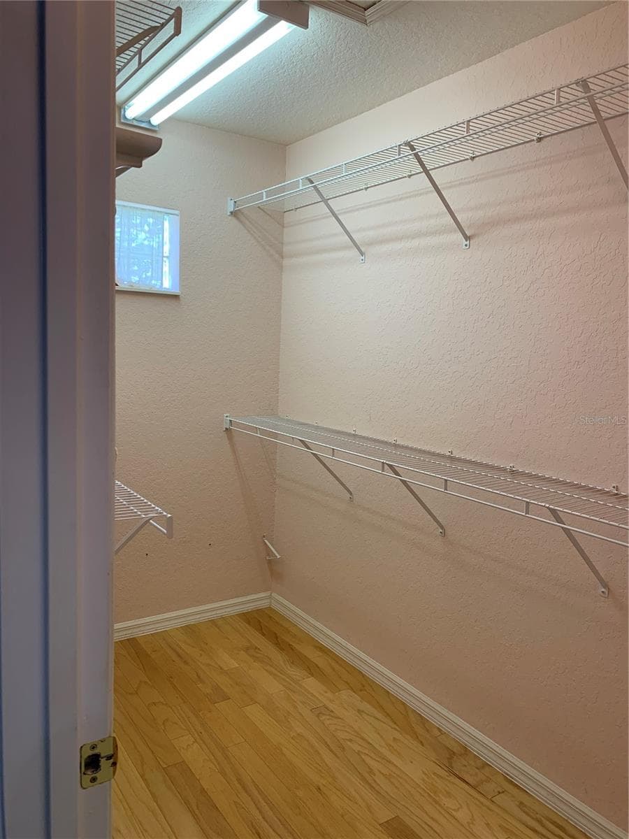 walk-in closest in master - 6369 SW 117TH LOOP, OCALA