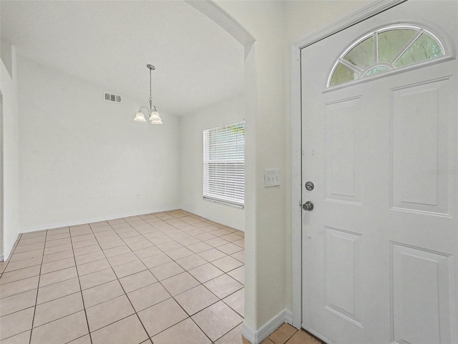 Single Family Residence at 521 EAGLE CT, KISSIMMEE, photo 7 of 28