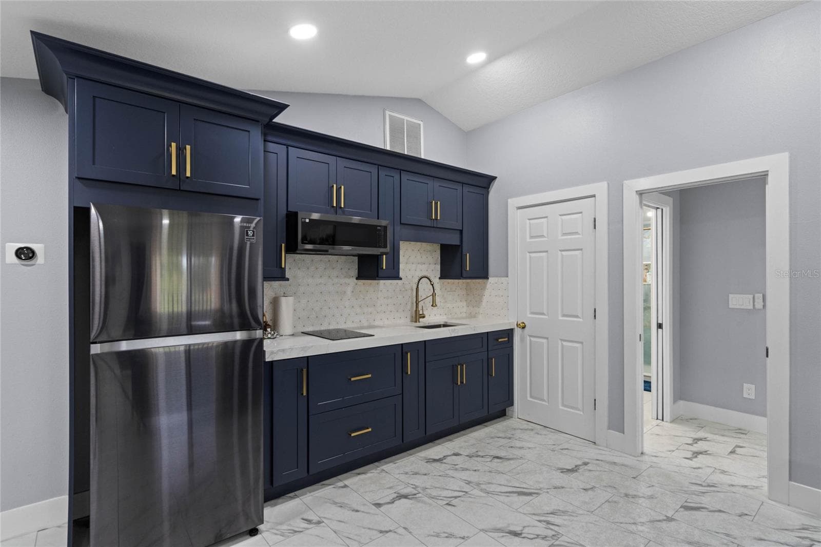 Upstairs Kitchenette - 6607 WHISPERING PINES RD, ORLANDO