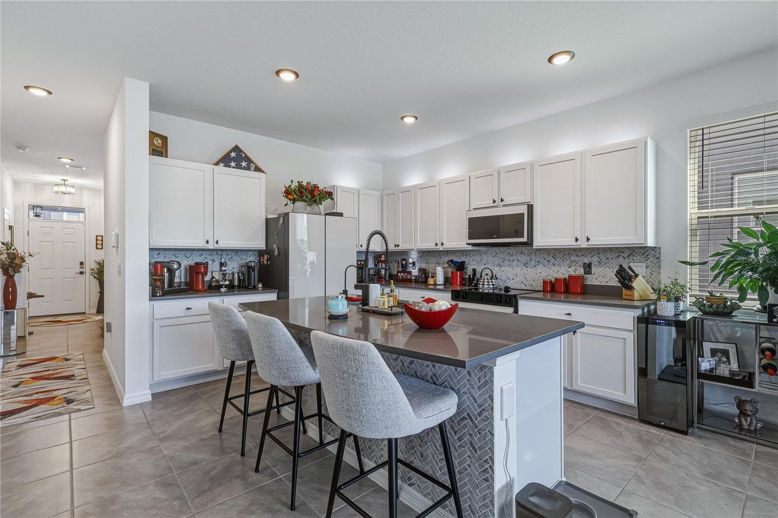 Townhouse at 388 MANGROVE SHADE CIR, APOLLO BEACH, photo 4 of 23