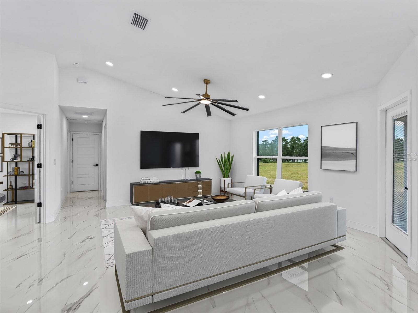 Virtually Staged - 14461 SE 80TH ST, MORRISTON