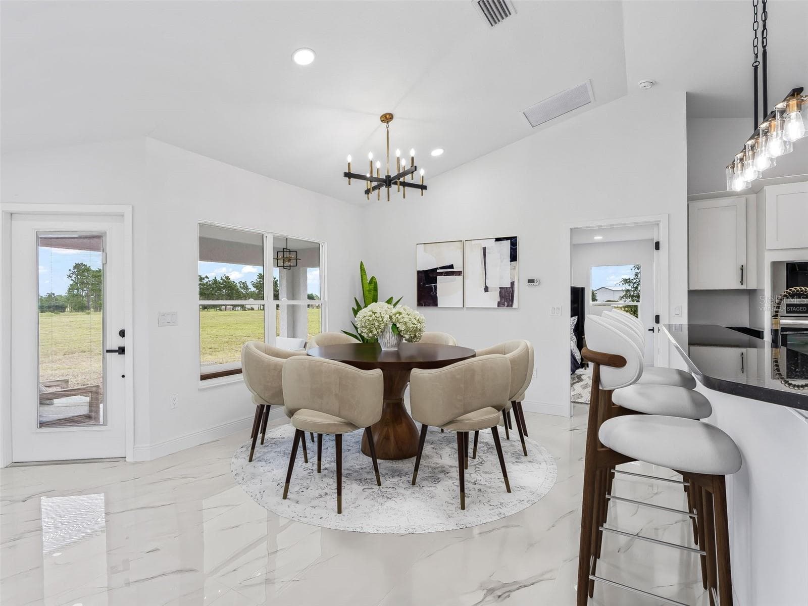 Virtually Staged - 14461 SE 80TH ST, MORRISTON