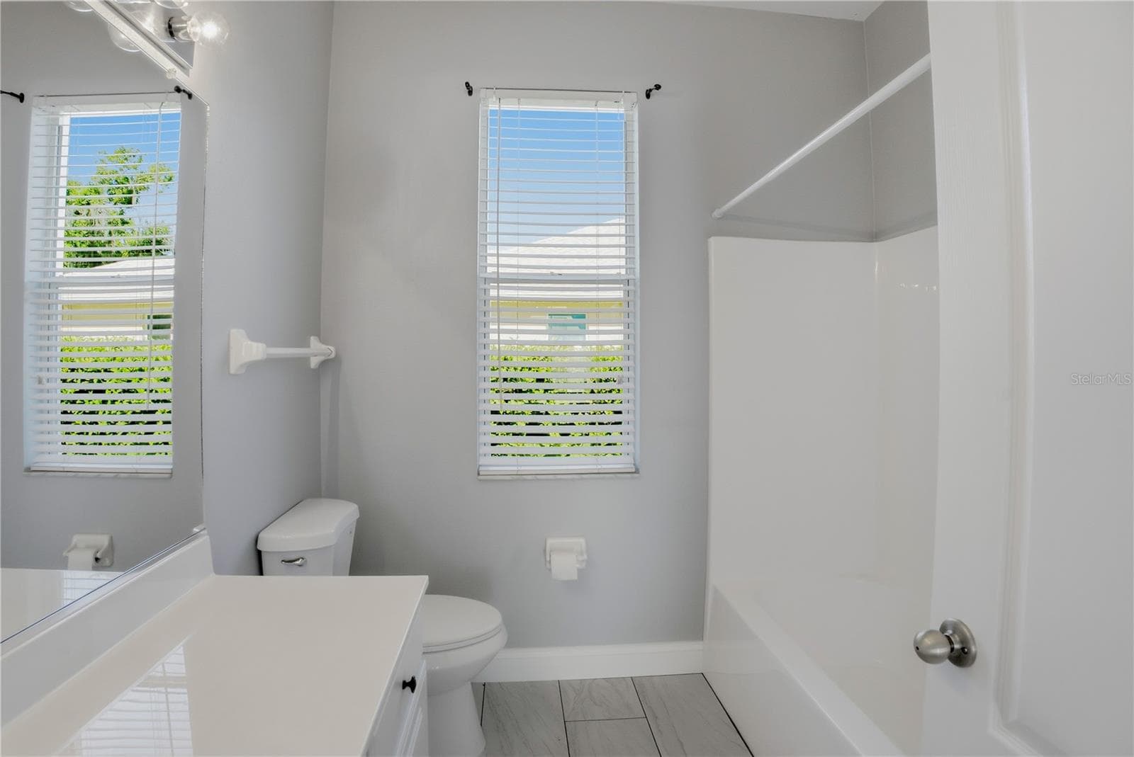 GUEST BATH - 1710 BROOKSTONE WAY, PLANT CITY
