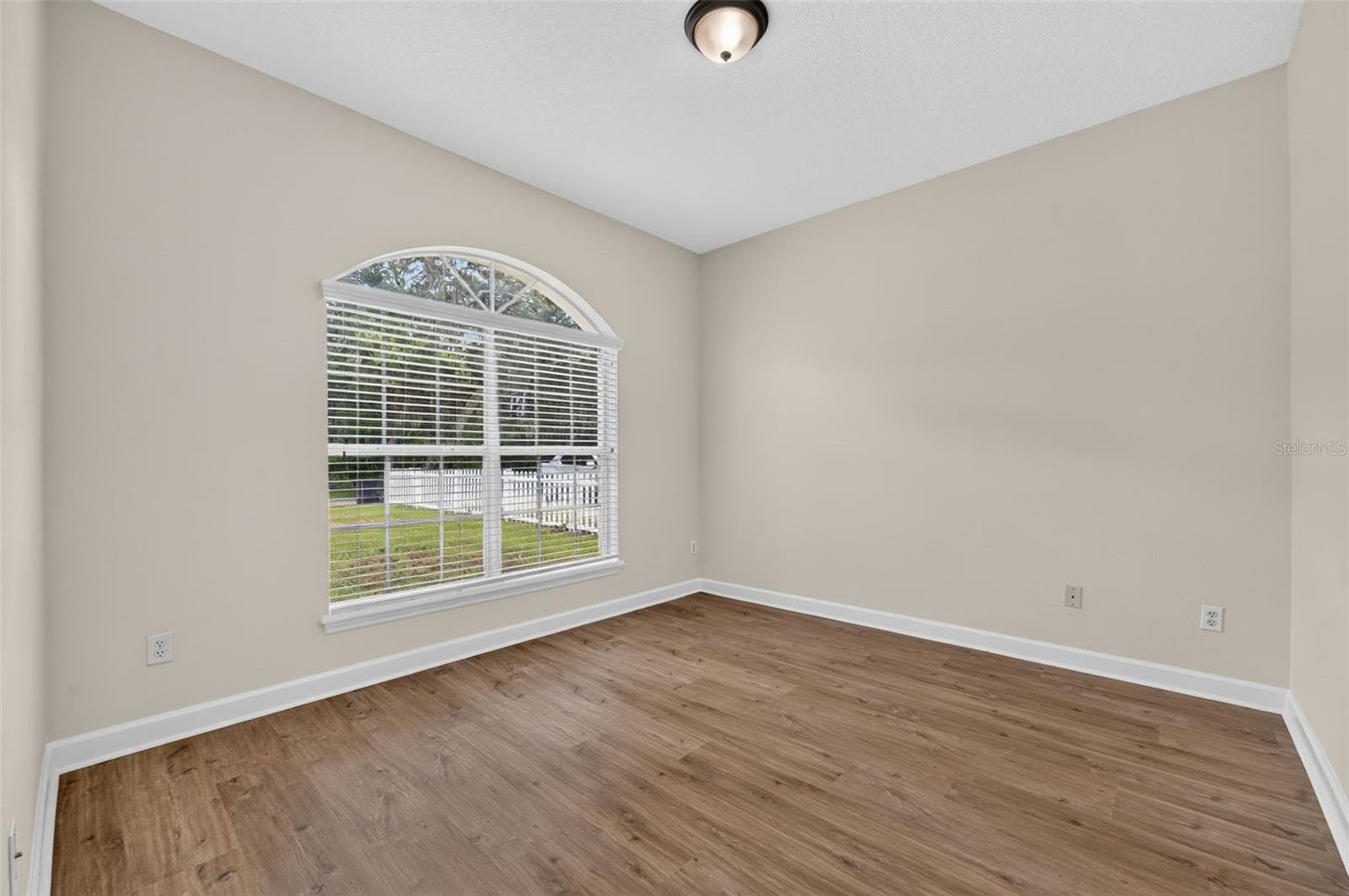Single Family Residence at 166 W 11TH ST, CHULUOTA, photo 18 of 40
