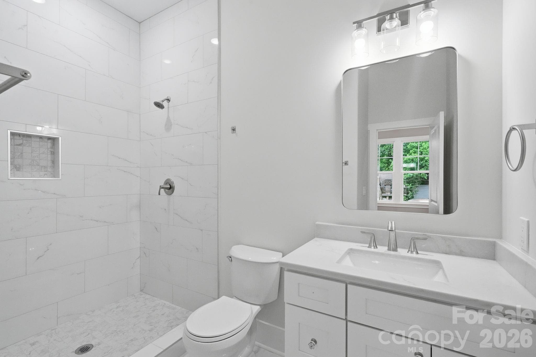 full bathroom - 1106 Brookhurst Drive, Charlotte