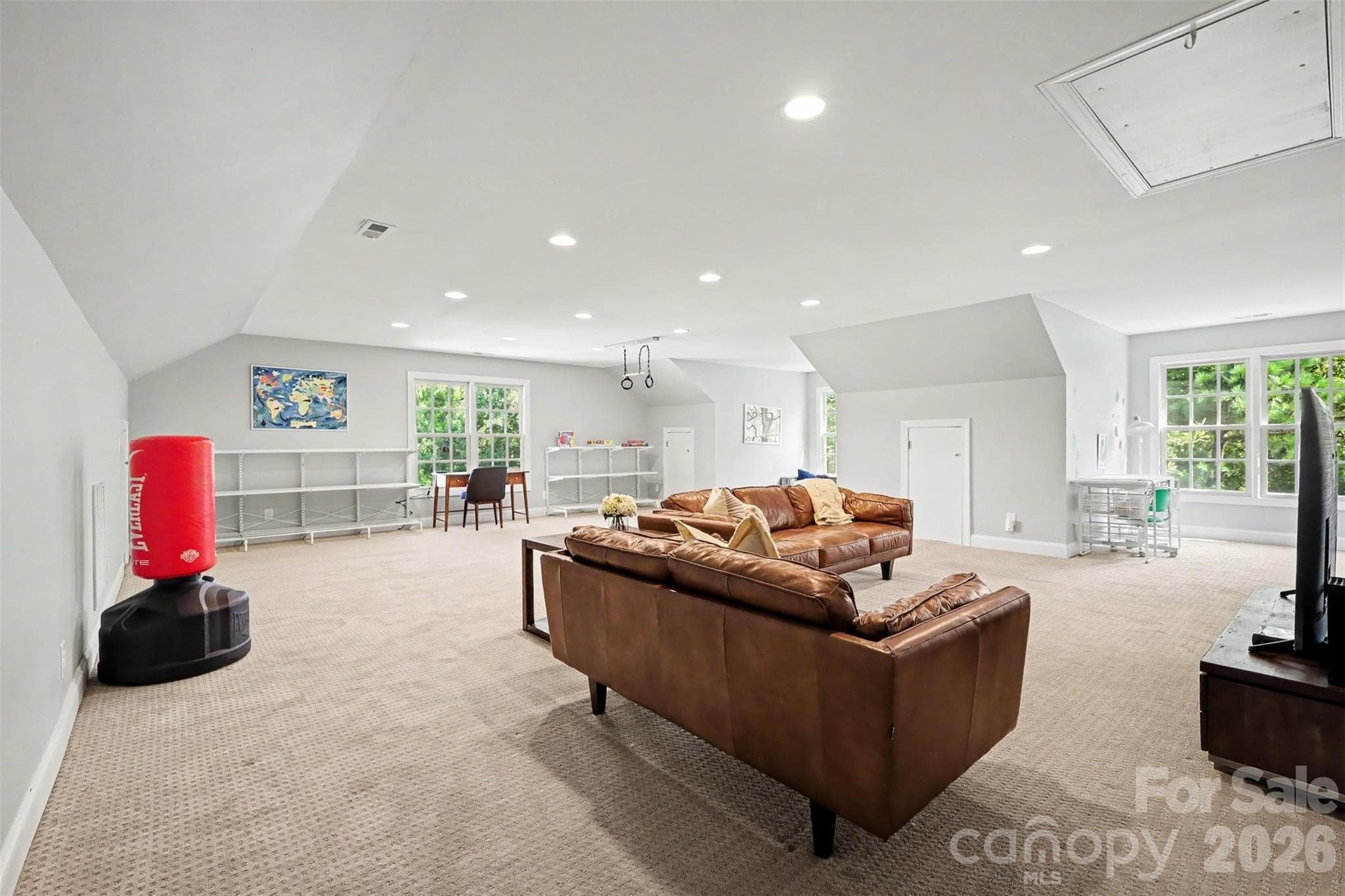 Single Family Residence at 16619 Flintrock Falls Lane, Charlotte, photo 34 of 48