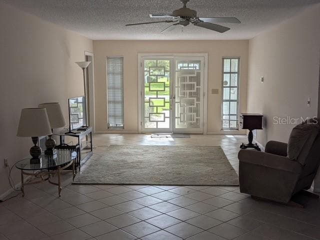 Living room - 7102 W COUNTRY CLUB DR N, SARASOTA