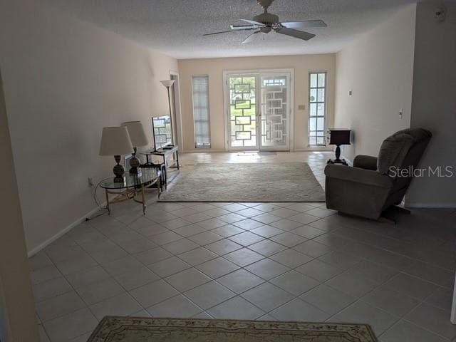 Living room - 7102 W COUNTRY CLUB DR N, SARASOTA
