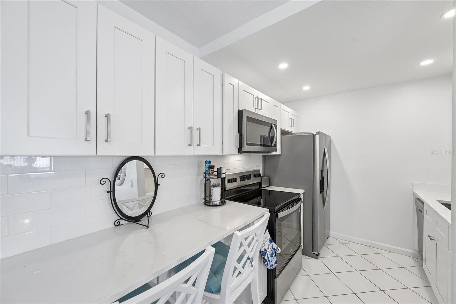 kitchen - 117 7TH ST N #1, BRADENTON BEACH