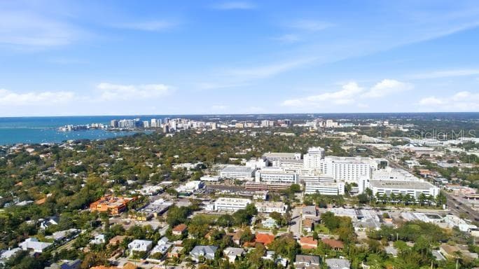 Sarasota Memorial Hospital campus nearby - 1850 MAGNOLIA ST, SARASOTA