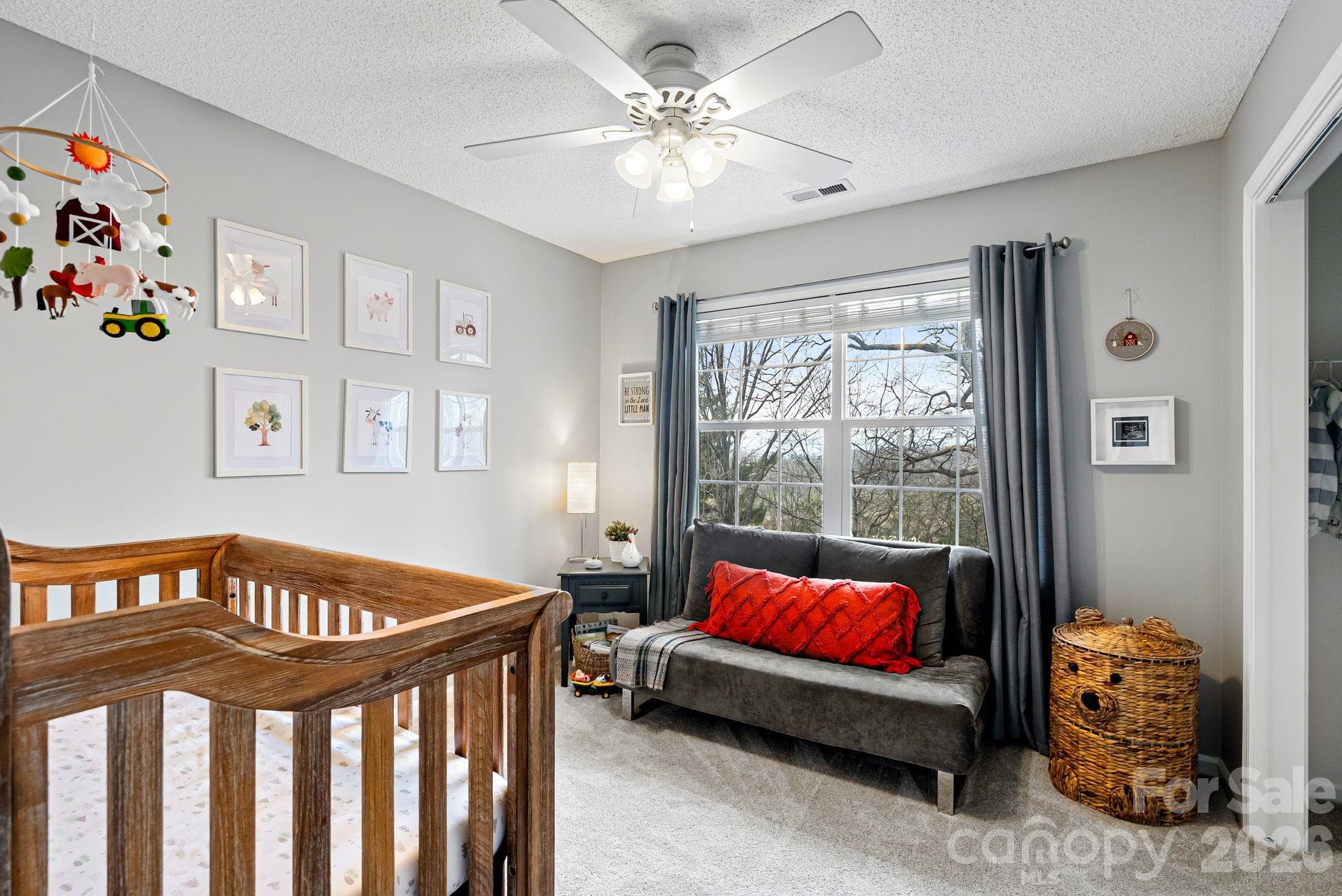 Single Family Residence at 505 Kings Ridge, Asheville, photo 27 of 44