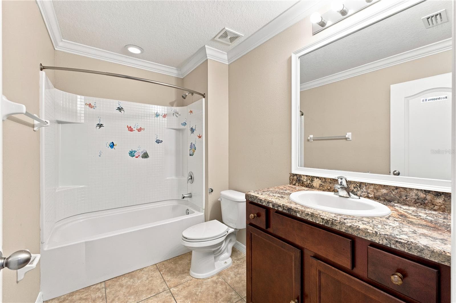 upstairs guest bathroom #2 - 13366 BARKINGSIDE PL, SPRING HILL