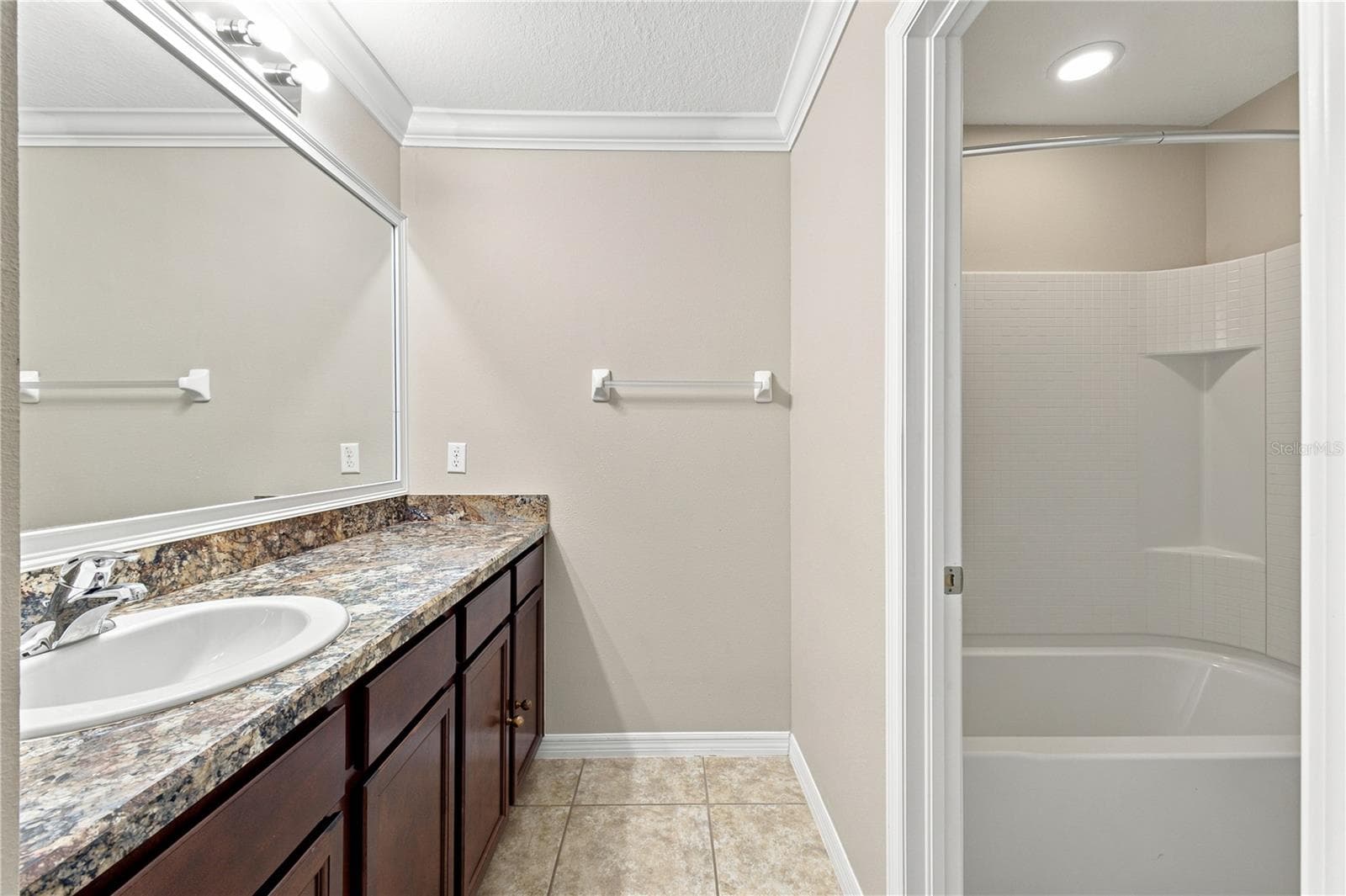 upstairs guest bathroom #3 - 13366 BARKINGSIDE PL, SPRING HILL