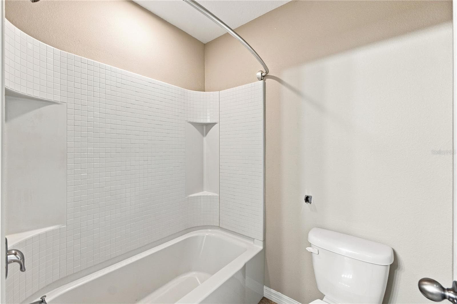 upstairs guest bathroom #3 - 13366 BARKINGSIDE PL, SPRING HILL