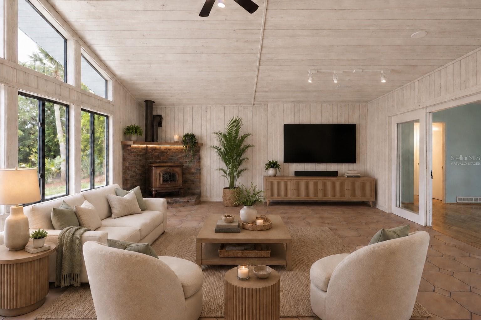 Virtually Staged - 1460 N PENINSULA DR, DAYTONA BEACH