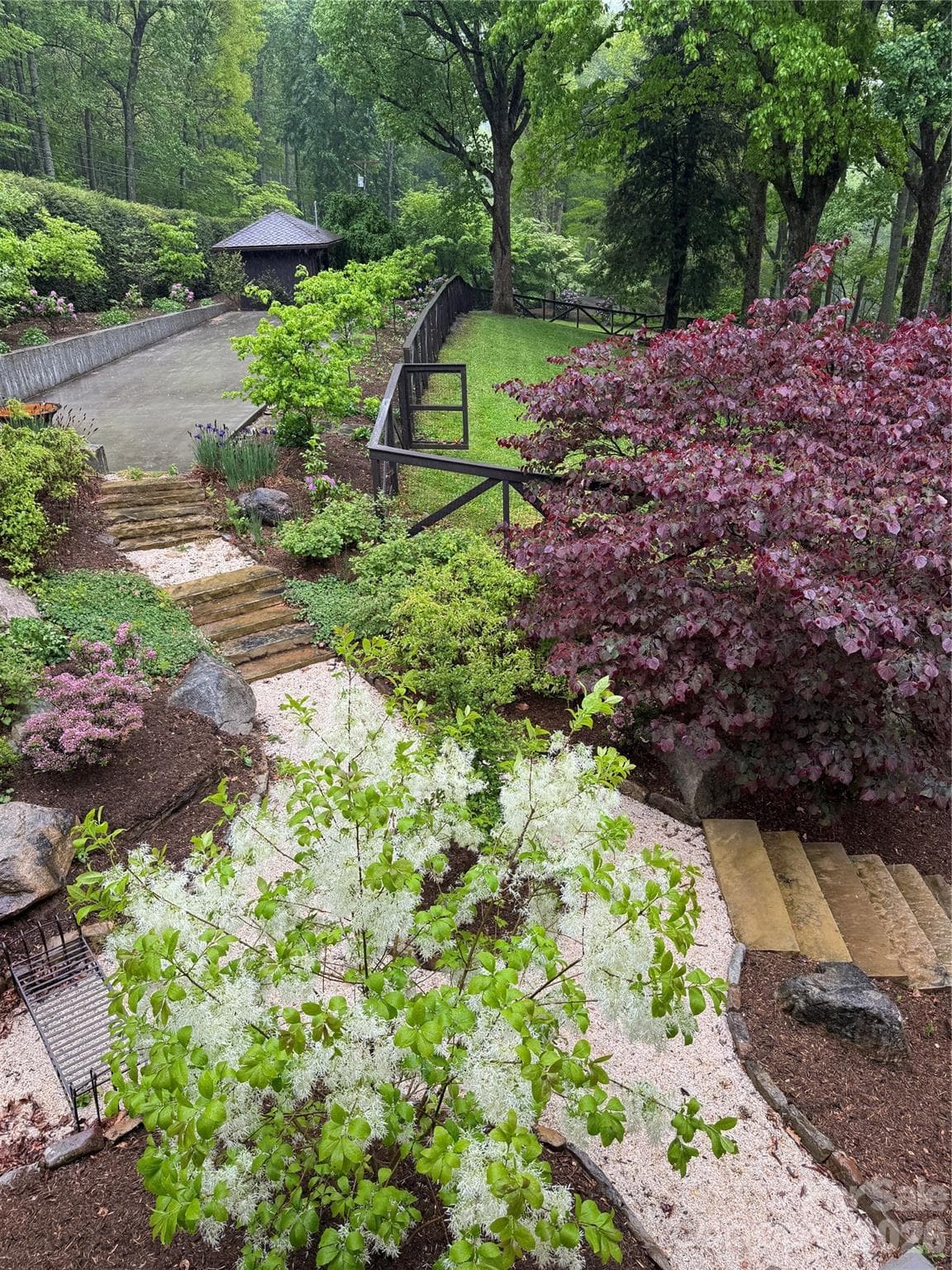 Landscaping and fenced yard - 191 N Fork Road, Burnsville