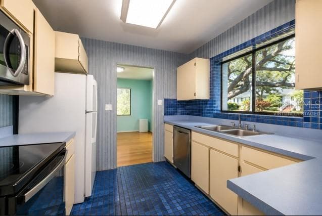 Virtually Staged - 1460 N PENINSULA DR, DAYTONA BEACH