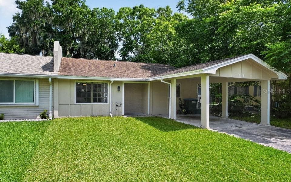 912 ROYAL OAK CT